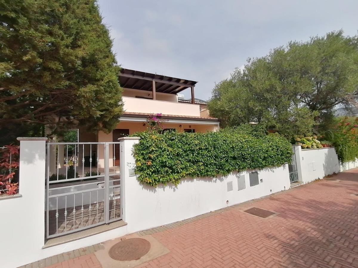 Casa Vacanze Villa Rosa Cala Gonone Eksteriør bilde